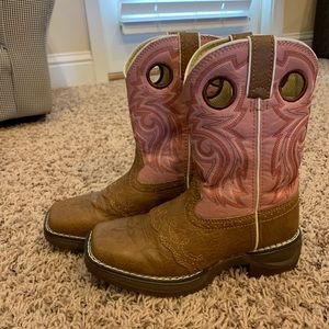 LIKE NEW. Youth size 13 girls Ariat boots.